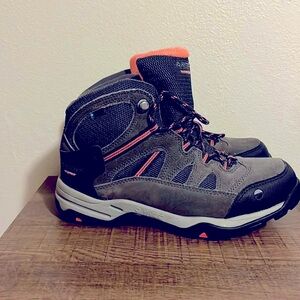 Sale $15 Women’s Hiking boots